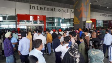 IndiGo Flight Cancellations LIVE Updates: Airline, DGCA Officials Meet; Chaos Continues At Major Airports